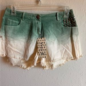 Women’s shorts nwt size m, small spot on side.very j